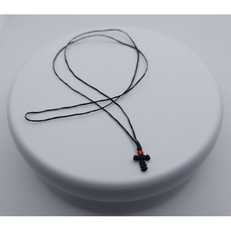 Modlitební lanko z křížkem na krk