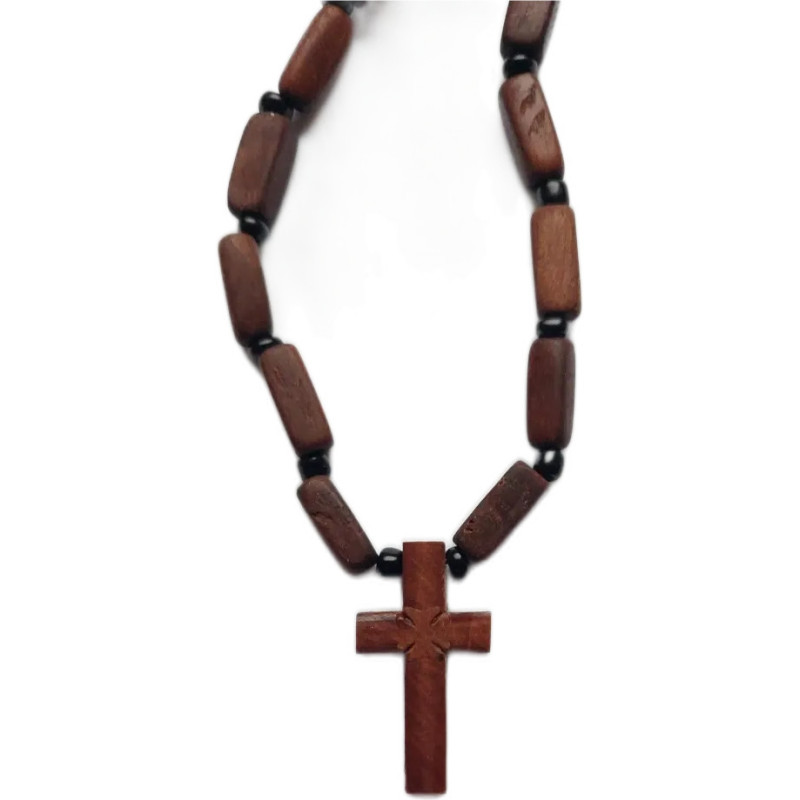 Východní Dřevěný Kříž s Korálky na Krk G