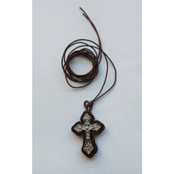 Dřevěný kříž Ducha Svatého na hnědé šňůrce