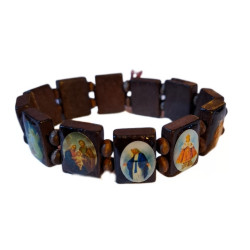 Hnědý dřevěný náramek s katolickými motivy svatých – elastický
