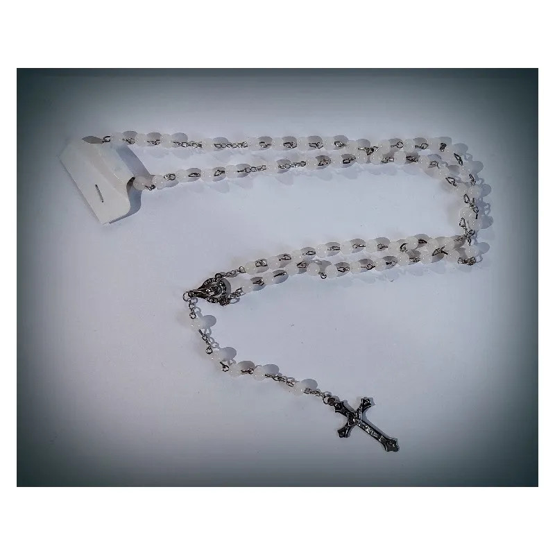 Bílý korálkový růženec s křížkem