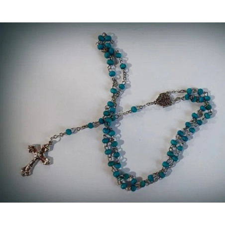 Tyrkysový růženec s detailním křížkem